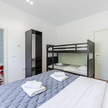 Apartman Shiroka By Pikhost *