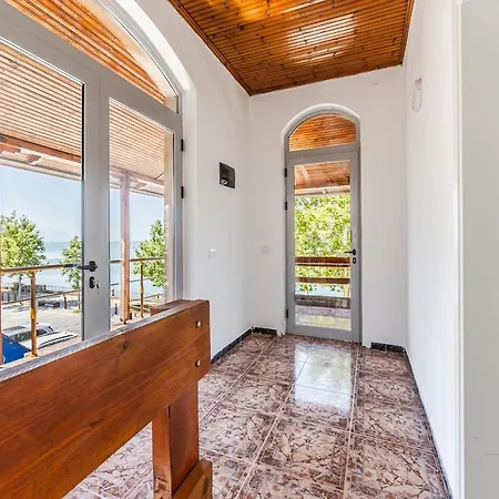 Apartman Shiroka By Pikhost *